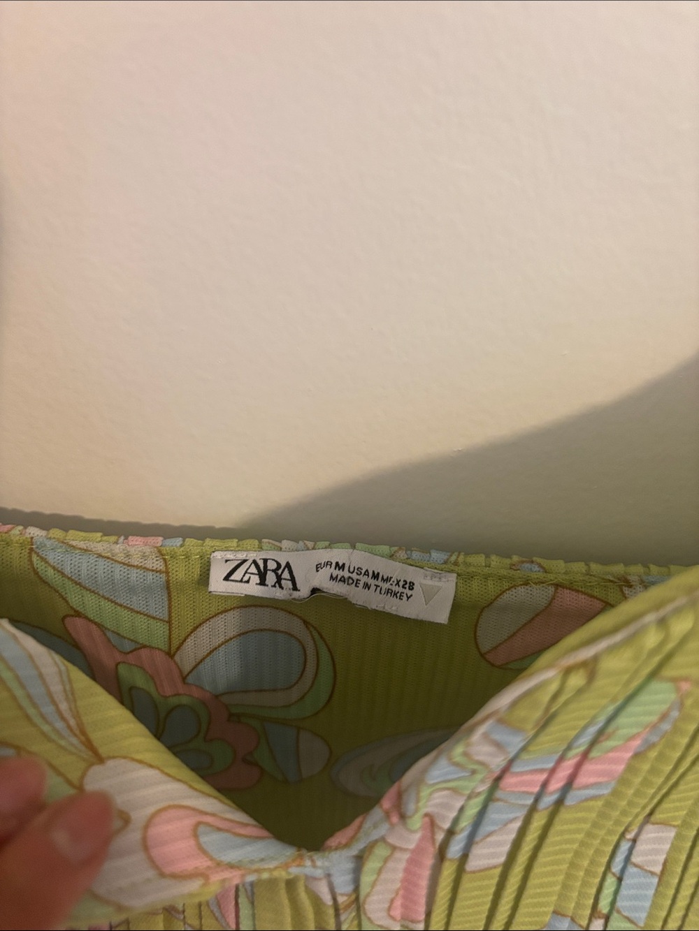 Zara Pastel Green Floral Crop Top - Picture 4 of 7